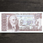 Банкнота Албанія 200 леків - 1994 рік - аверс