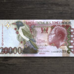 Банкнота Сан-Томе і Принсіпі 20000 добр - 2013 рік - аверс