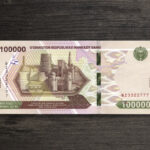 Банкнота Узбекистан 100000 сум - 2021 рік - аверс