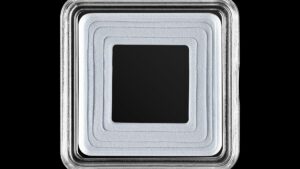 Квадратна капсула зі вставкою