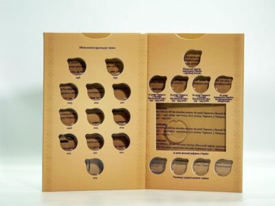 Альбом Шлях Гривні для монет 1 гривня 1992-2018 років - розгорнутий